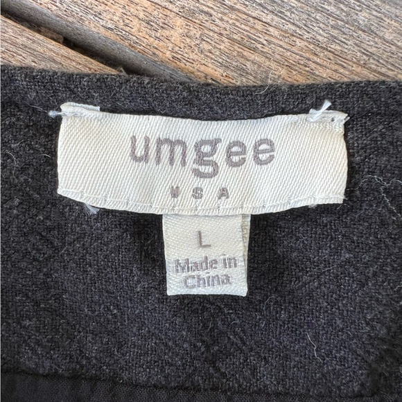 Umgee Embroidered Pom Pom Mini Skirt Boho Chic Large Black GUC - Picture 8 of 9